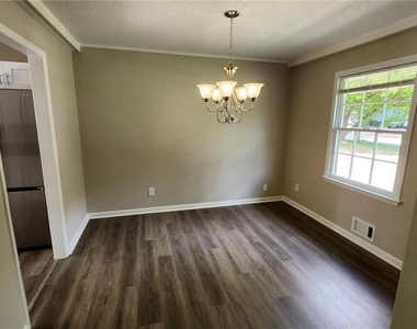 1007 Strawberry Lane - Photo Thumbnail 3