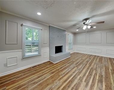 6839 Woodcreek Lane - Photo Thumbnail 2