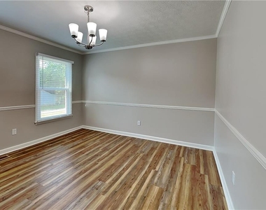 6839 Woodcreek Lane - Photo Thumbnail 7