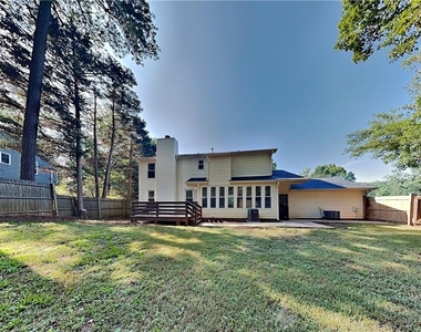 6839 Woodcreek Lane - Photo Thumbnail 18
