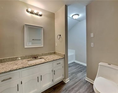 6839 Woodcreek Lane - Photo Thumbnail 10