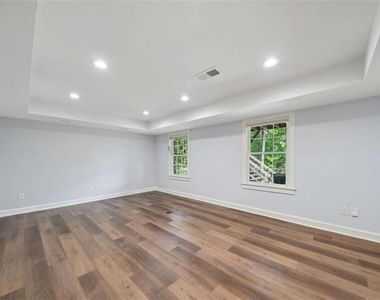 5132 Willow Point Parkway Ne - Photo Thumbnail 32