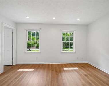 5132 Willow Point Parkway Ne - Photo Thumbnail 16