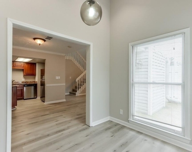 1627 Homestead Trail - Photo Thumbnail 10