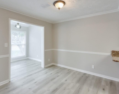 1627 Homestead Trail - Photo Thumbnail 6