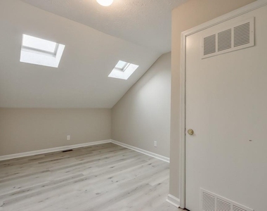 1627 Homestead Trail - Photo Thumbnail 27