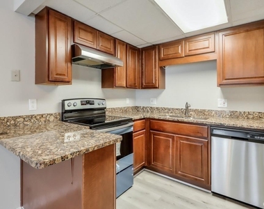 1627 Homestead Trail - Photo Thumbnail 11