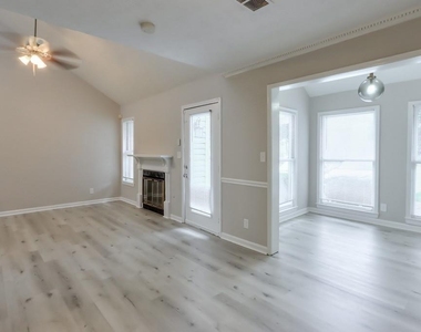 1627 Homestead Trail - Photo Thumbnail 7