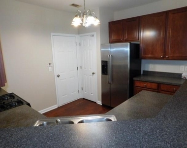 3286 Welmingham Drive Sw - Photo Thumbnail 8