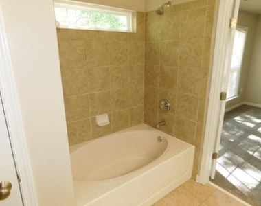 3286 Welmingham Drive Sw - Photo Thumbnail 18