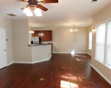 3286 Welmingham Drive Sw - Photo Thumbnail 4