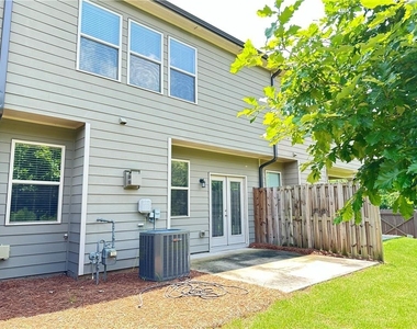 2045 Wheylon Drive - Photo Thumbnail 13