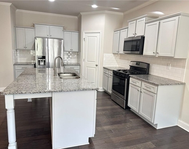 2045 Wheylon Drive - Photo Thumbnail 2