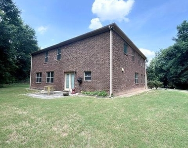 308 Fieldhouse Circle Sw - Photo Thumbnail 2