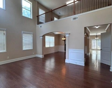 308 Fieldhouse Circle Sw - Photo Thumbnail 3
