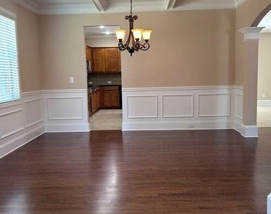 308 Fieldhouse Circle Sw - Photo Thumbnail 7