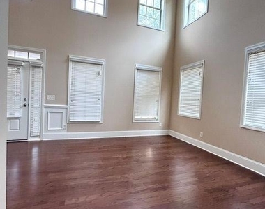 308 Fieldhouse Circle Sw - Photo Thumbnail 6