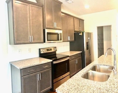 5272 Mill Way - Photo Thumbnail 2