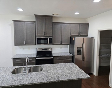 5272 Mill Way - Photo Thumbnail 6