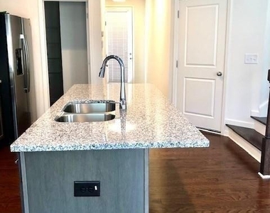 5272 Mill Way - Photo Thumbnail 3
