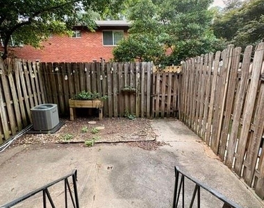 1600 Briarcliff Road Ne - Photo Thumbnail 10
