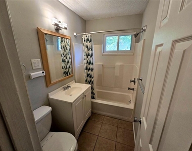 1600 Briarcliff Road Ne - Photo Thumbnail 3