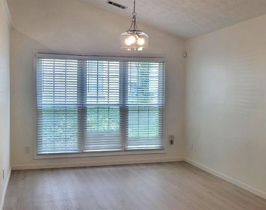 2280 Chelmsford Court - Photo Thumbnail 13