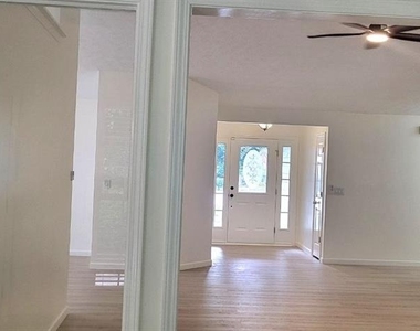2280 Chelmsford Court - Photo Thumbnail 6