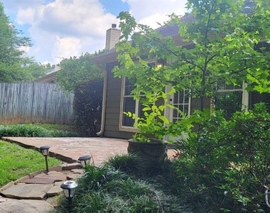 2280 Chelmsford Court - Photo Thumbnail 3