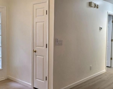 2280 Chelmsford Court - Photo Thumbnail 5