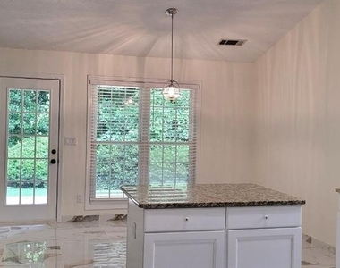 2280 Chelmsford Court - Photo Thumbnail 9