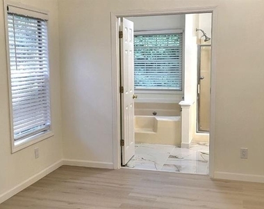 2280 Chelmsford Court - Photo Thumbnail 17