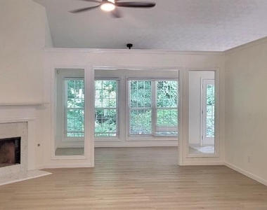 2280 Chelmsford Court - Photo Thumbnail 7
