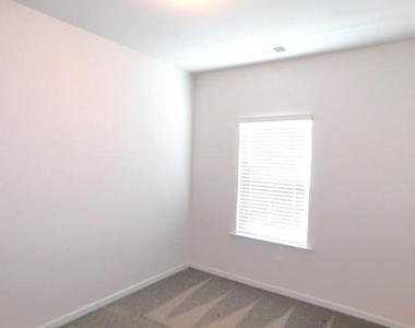 523 Ryan Court - Photo Thumbnail 17