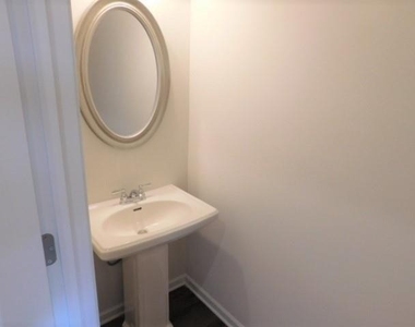 523 Ryan Court - Photo Thumbnail 3