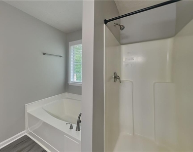 336 Paradise Circle - Photo Thumbnail 7