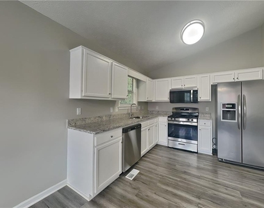 336 Paradise Circle - Photo Thumbnail 3
