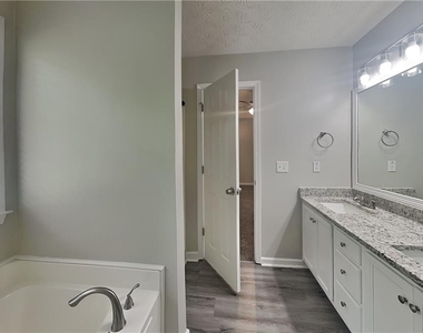 336 Paradise Circle - Photo Thumbnail 8