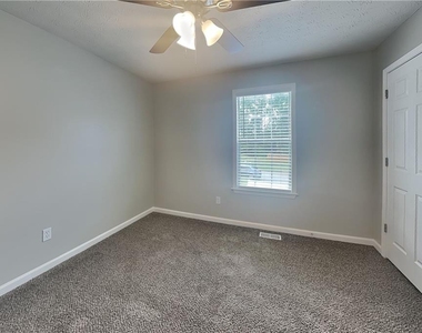 336 Paradise Circle - Photo Thumbnail 10