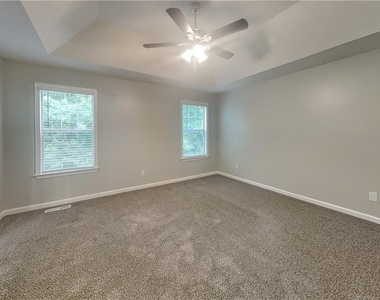 336 Paradise Circle - Photo Thumbnail 6