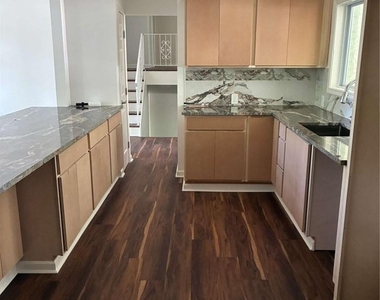 2948 Keats Drive - Photo Thumbnail 2