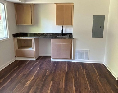 2948 Keats Drive - Photo Thumbnail 6