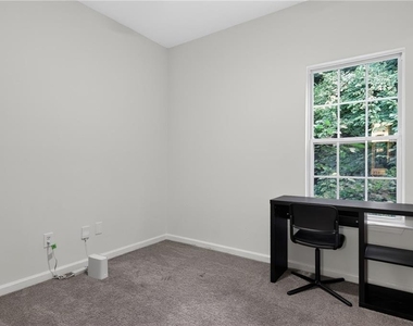 1021 Ada Avenue Nw - Photo Thumbnail 6