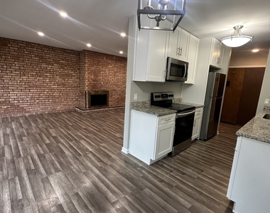 5500 Hillcrest Lane - Photo Thumbnail 3