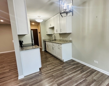 5500 Hillcrest Lane - Photo Thumbnail 6
