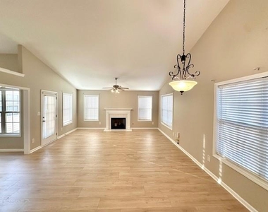 1080 Chandler Ridge Drive - Photo Thumbnail 7