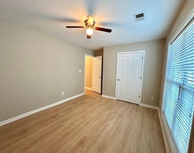 1080 Chandler Ridge Drive - Photo Thumbnail 9