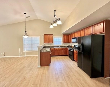 1080 Chandler Ridge Drive - Photo Thumbnail 5