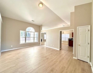 1080 Chandler Ridge Drive - Photo Thumbnail 3