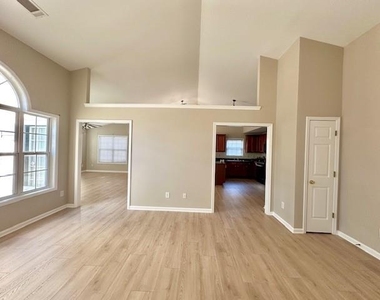 1080 Chandler Ridge Drive - Photo Thumbnail 4